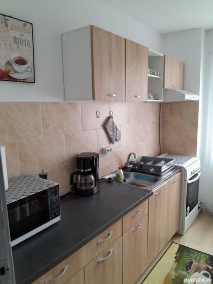 Apartament cu 3 camere semidecomandat în Orșova