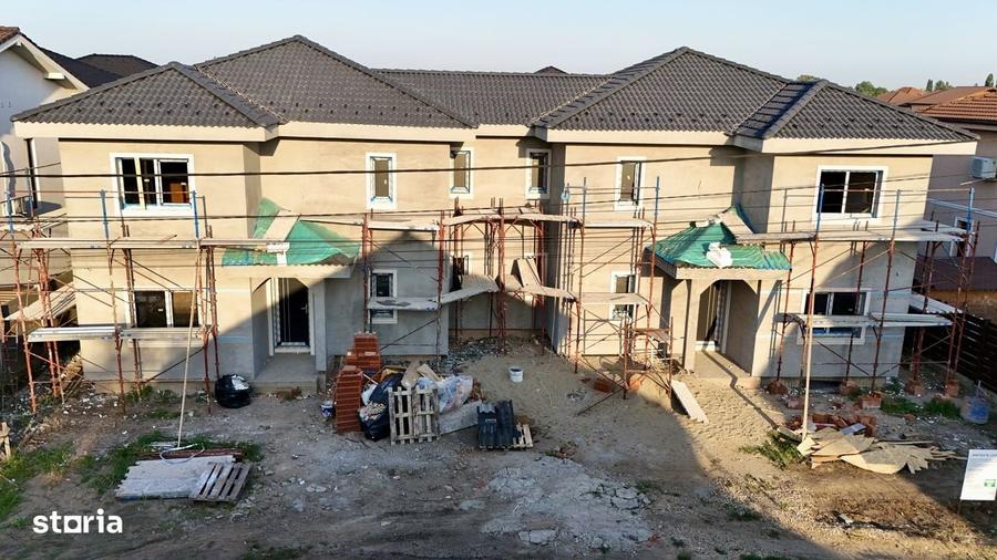 Casă cu 4 camere în Dumbrăvița