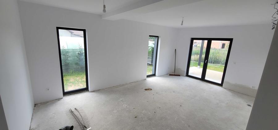 Casă cu 4 camere în Urseni