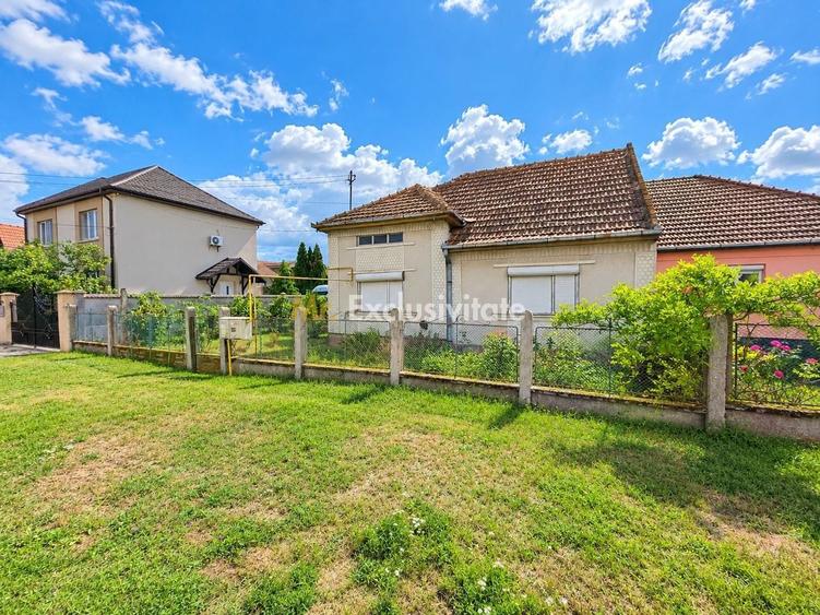 Casă individuală cu 2 camere cu Canalizare în Careiului
