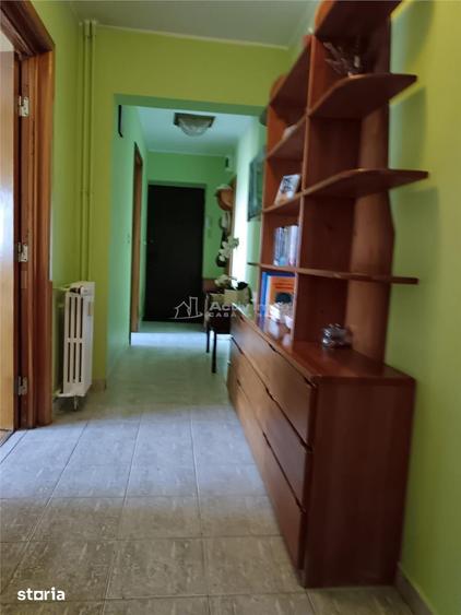 Apartament cu 4 camere, mobilat în Decebal