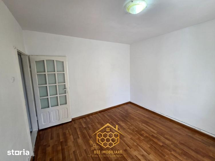 Apartament cu 3 camere decomandat în 1 Mai