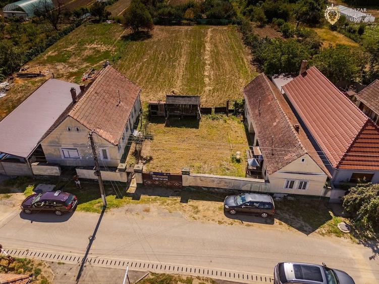 Casă cu 3 camere cu Teren 2195 Mp în Covăsinț