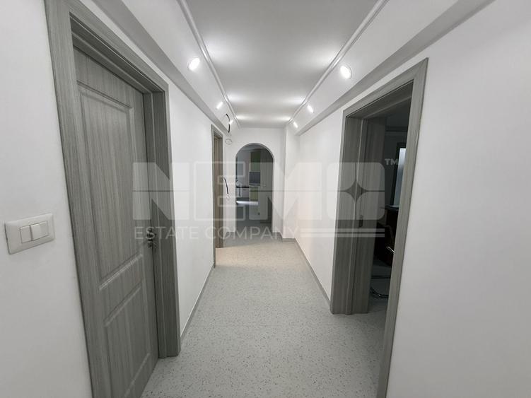 Casă individuală cu 6 camere cu Canalizare în Central