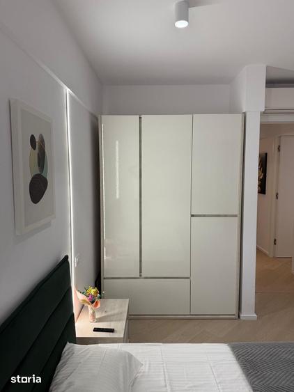 Apartament cu 3 camere în Văcăresti