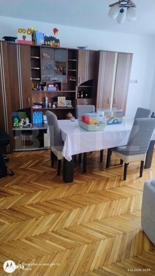 Apartament cu 3 camere decomandat în Central