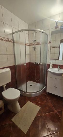 Apartament cu 4 camere decomandat în Aradului