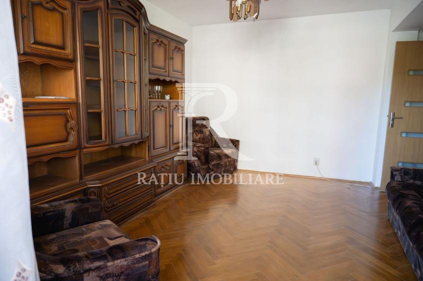 Apartament cu 3 camere decomandat în Rogerius