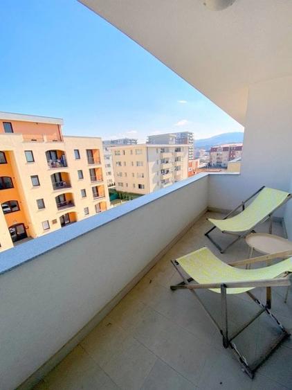 Apartament cu 2 camere semidecomandat, mobilat în Bună Ziua