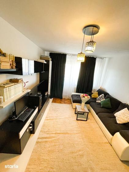 Apartament cu 3 camere decomandat în Central