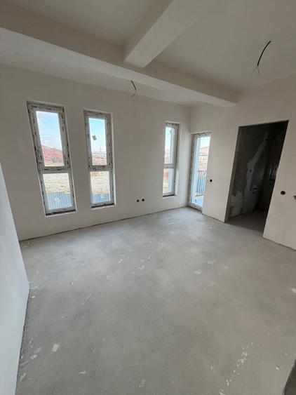 Triplex 112 mp utili, teren 180mp, ansamblu privat, Floresti - 1