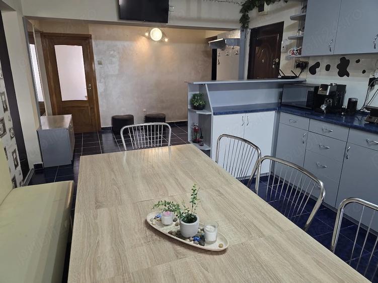 Apartament cu 4 camere decomandat în Vladimirescu
