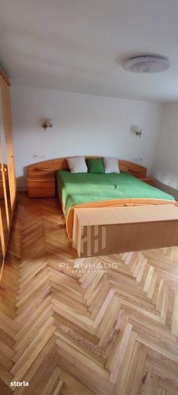 Casă cu 5 camere cu Teren 300 Mp în Central