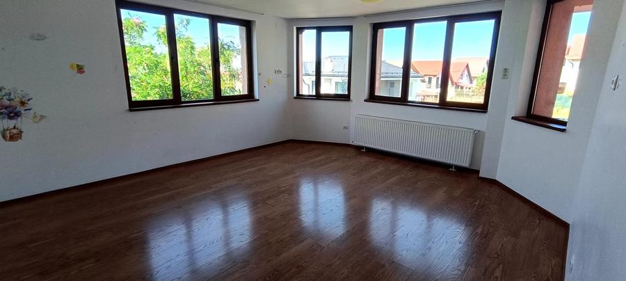 Casă individuală cu 7 camere cu Canalizare în Bunloc