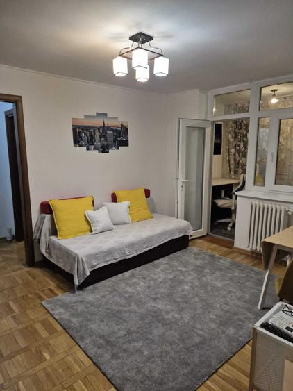 Apartament cu 2 camere semidecomandat în Gara de Nord