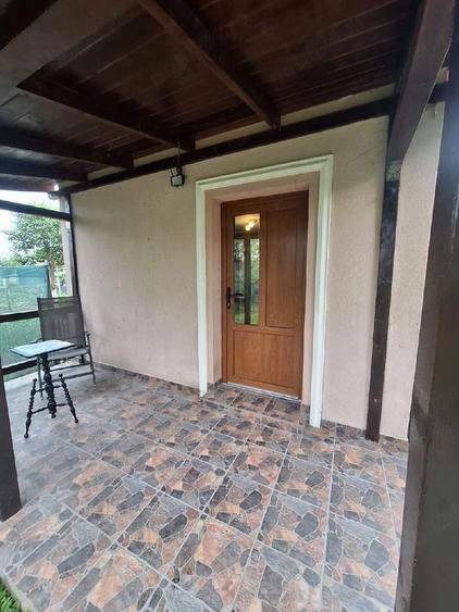 Casă cu 2 camere cu Teren 100 Mp în Central