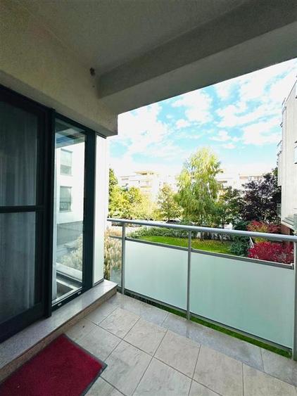 Apartament cu 4 camere decomandat, mobilat în Băneasa