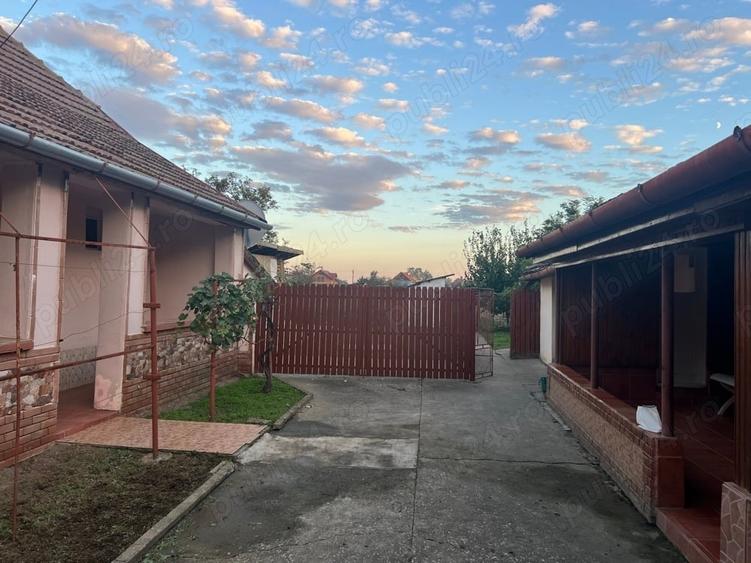 Casă cu 6 camere în Cenad