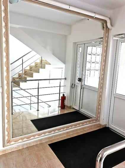 Apartament cu 2 camere semidecomandat, mobilat în Central
