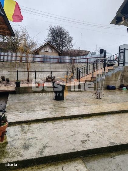 Casă cu 4 camere în Mânjești