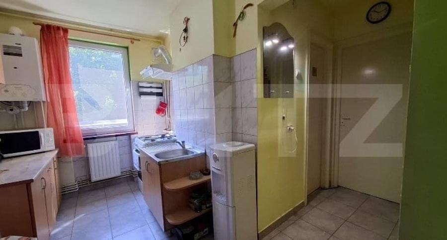 Apartament cu 3 camere decomandat, mobilat în Tudor