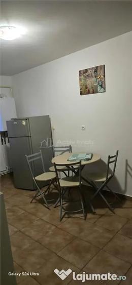 Apartament cu 2 camere decomandat în Micro 11