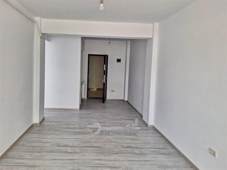 Apartament cu 2 camere semidecomandat în Aeroport