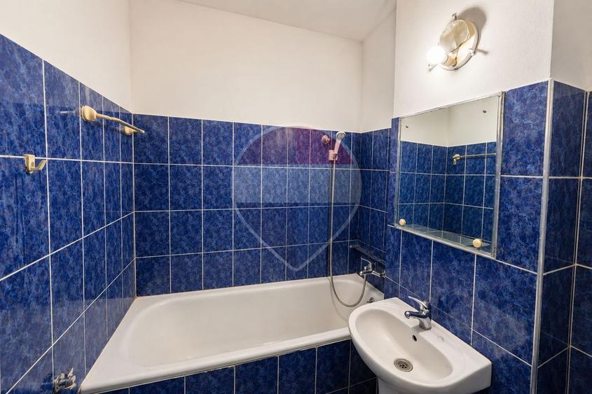 Garsonieră decomandată în Costin Georgian