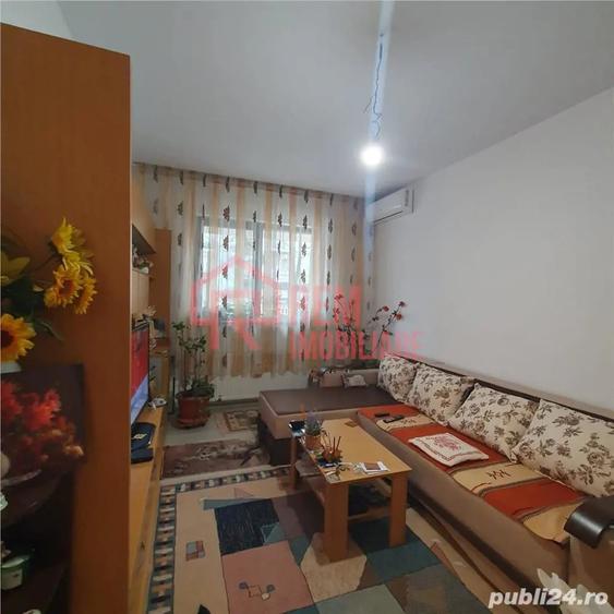 Apartament cu 2 camere decomandat în Fundeni