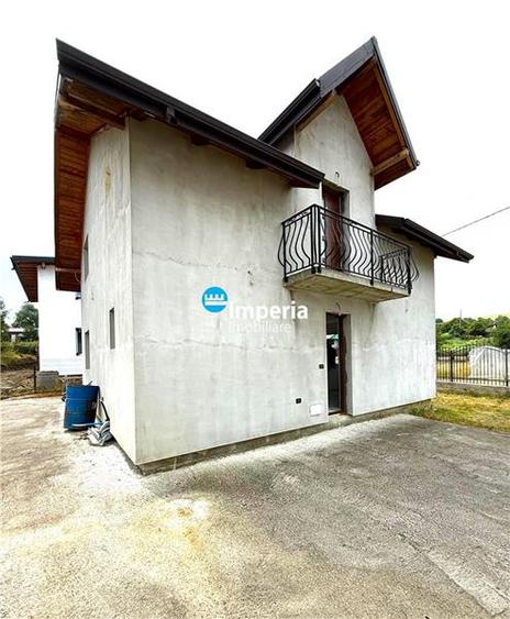 Casă individuală cu 4 camere cu Teren 550 Mp în Cornești