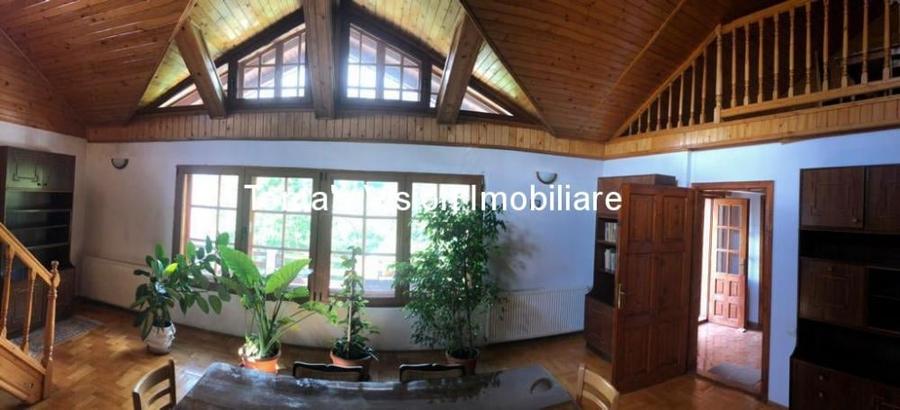 Casă individuală cu 10 camere cu Canalizare în Zamora