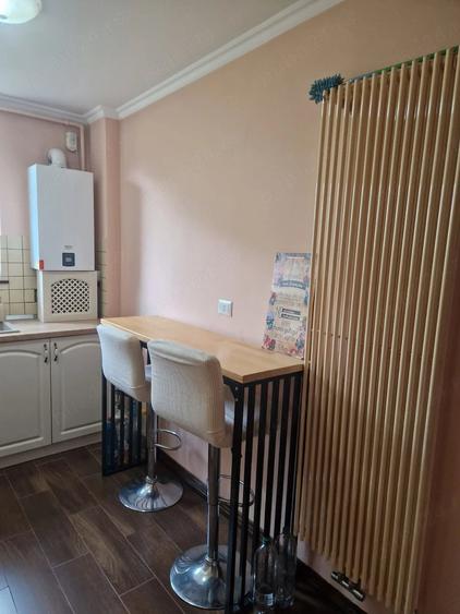 Apartament cu 3 camere semidecomandat în Ultracentral
