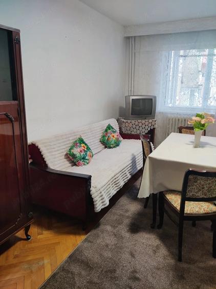 Garsonieră decomandată în Cetate
