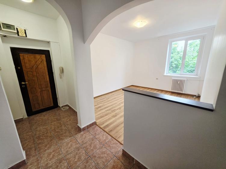2 camere decomandat | 60 mp utili | Etaj 2 | Zona Sud | Boxă - 24