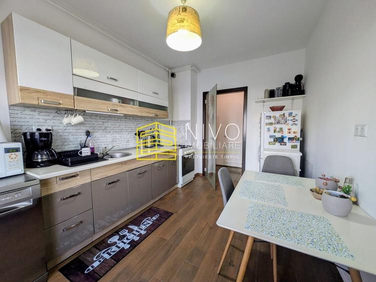 Apartament cu 3 camere decomandat, mobilat în Tudor