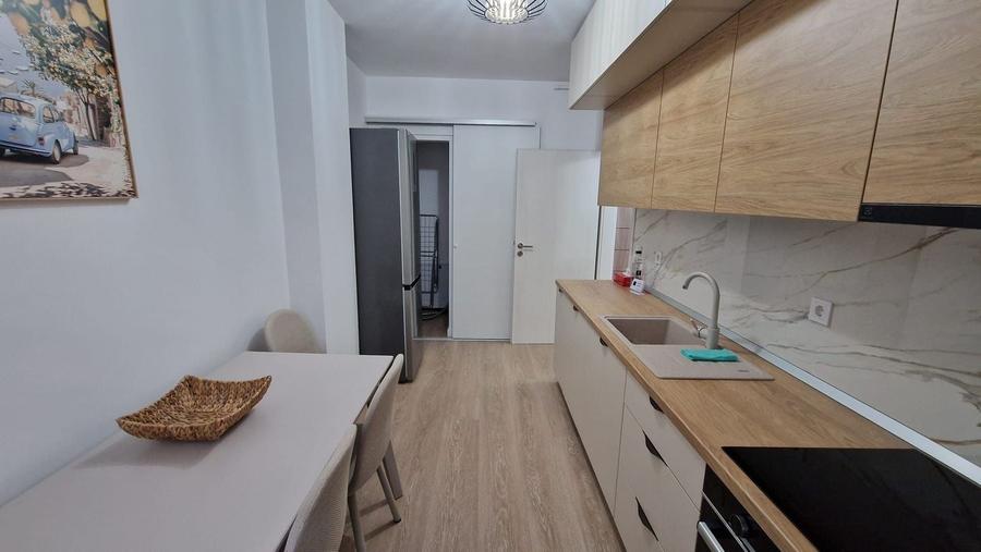 Apartament cu 2 camere semidecomandat, mobilat în Exterior Vest