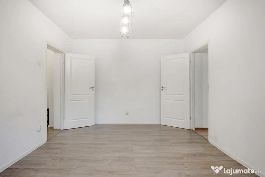 Apartament cu 4 camere semidecomandat în Lacul Tei