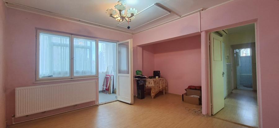 Apartament cu 2 camere decomandat în Micro 20
