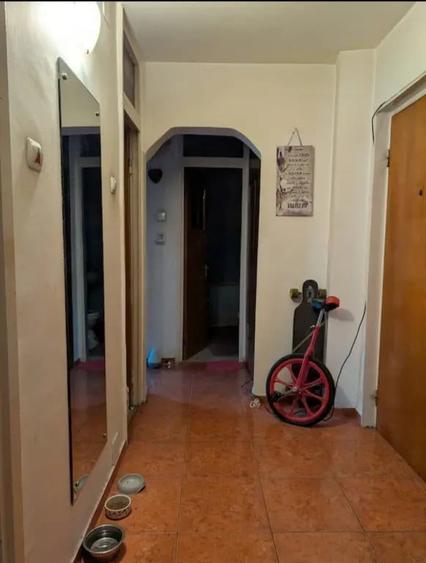 Apartament cu 2 camere decomandat în Berceni