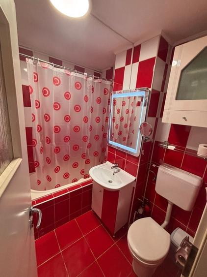 Apartament cu 2 camere decomandat în Uiești