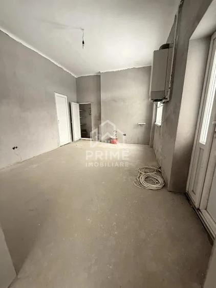Apartament cu 3 camere semidecomandat în Ultracentral