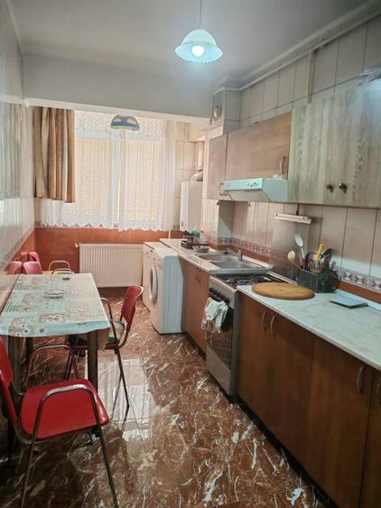 Apartament cu 2 camere decomandat în Roșu