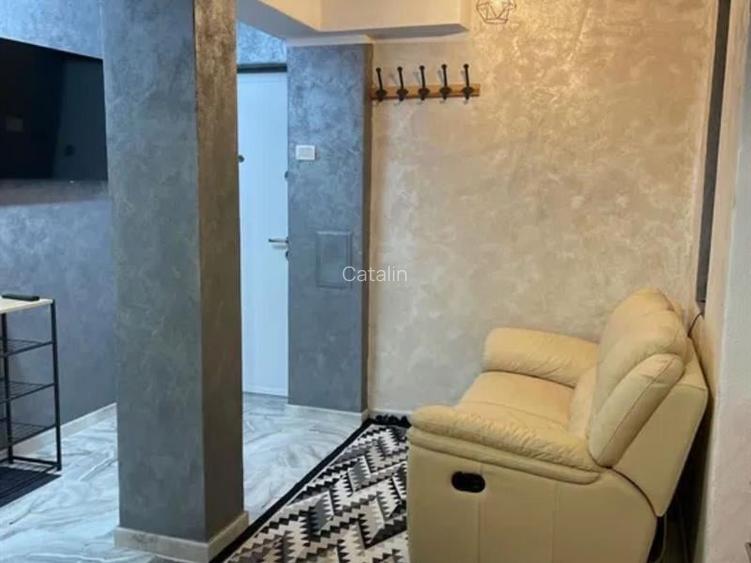 Apartament 2 camere, semidecomandat, loc. Ostra