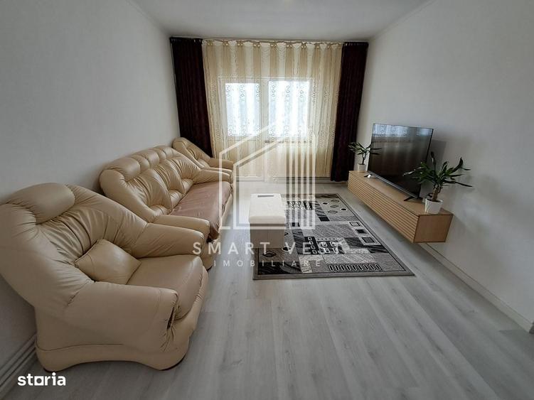 Apartament cu 3 camere semidecomandat în Micro 17