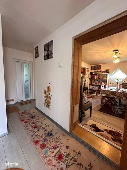 Casă cu 3 camere cu Teren 13000 Mp în Central