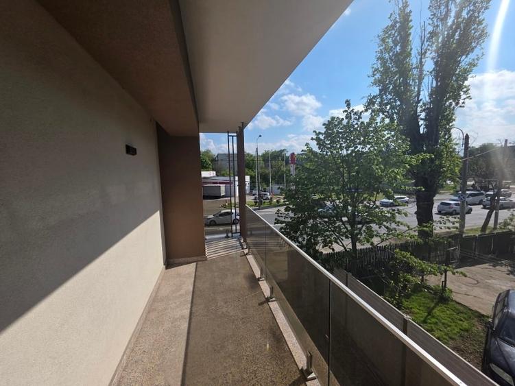 Apartament cu 2 camere decomandat în Pajura