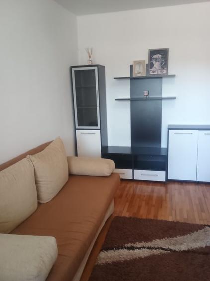 Garsonieră semidecomandată în Intim