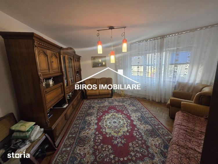Apartament cu 3 camere în Brazda lui Novac