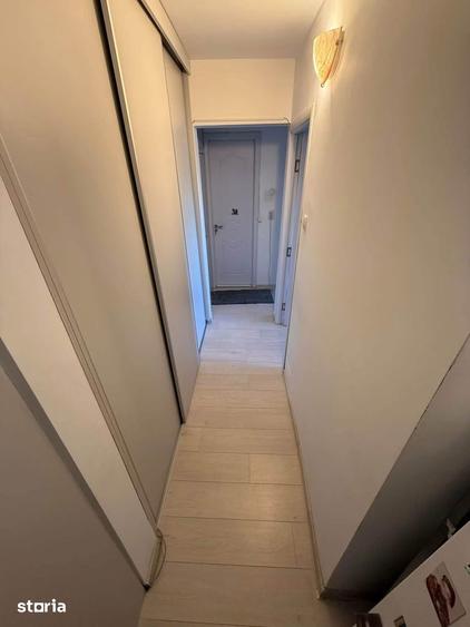 Apartament cu 3 camere decomandat în Valea Rosie