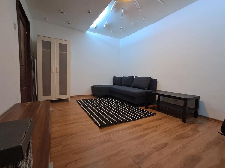 Apartament cu 2 camere decomandat în Tei